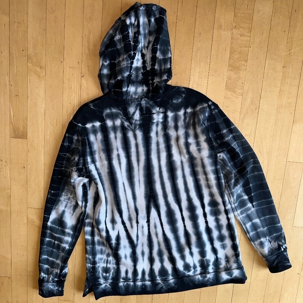 CHASER black white tie dye hoodie, Med. CB2229 - Picture 6 of 6